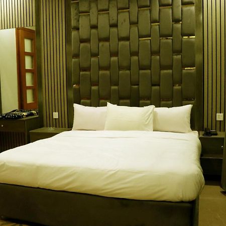 Hayat Grand Guest House Islamabad Esterno foto