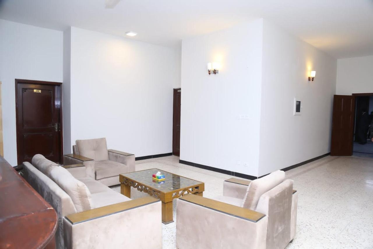 Hayat Grand Guest House Islamabad Esterno foto