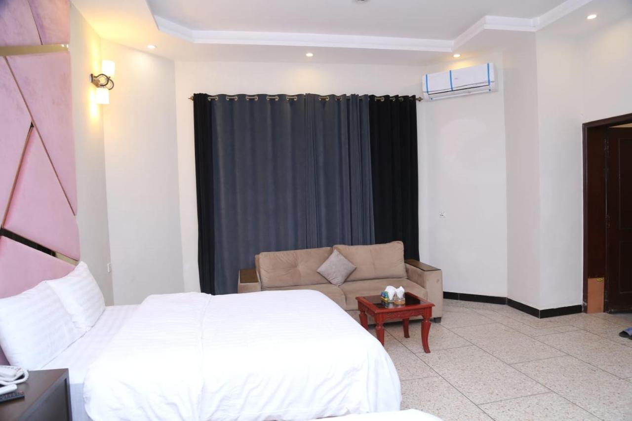 Hayat Grand Guest House Islamabad Esterno foto