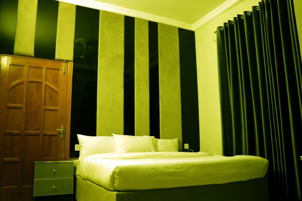 Hayat Grand Guest House Islamabad Esterno foto